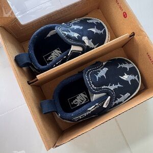 New- Vans Kids Navy Shark Sneakers